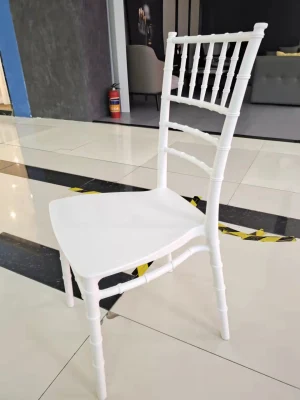집, 호텔, 레스토랑, 바, 사무실을 위한 현대적인 쌓을 수 있는 흰색 플라스틱 식당 의자